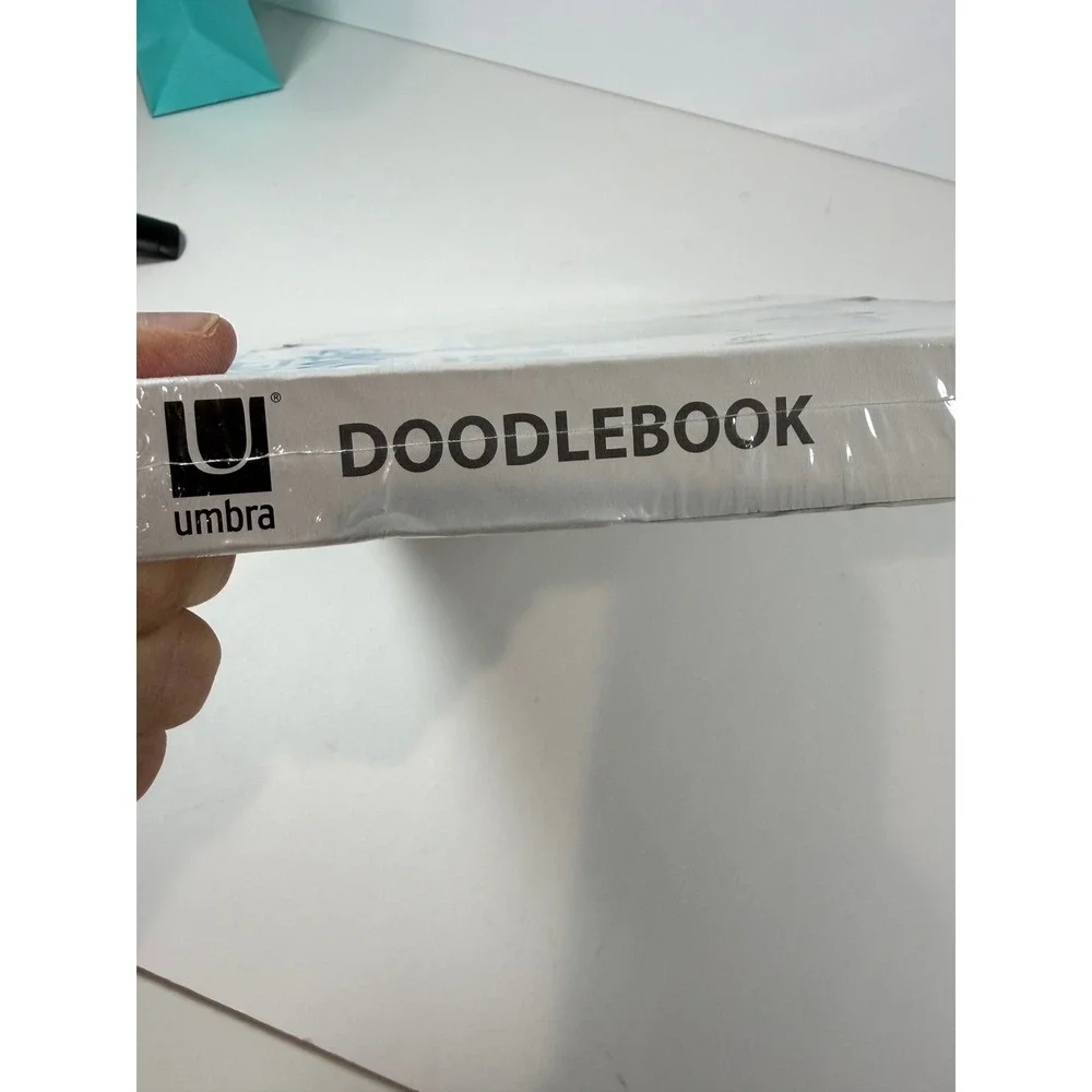New Umbra Doodlebook Photo Frame For 4x6 Pictures White Peal Off Pages‎